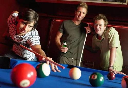 台球裁判吃瓜视频,现场笑料百出！