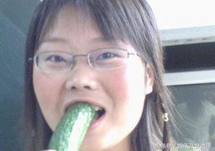 美女搭讪吃瓜群众,现场笑料百出